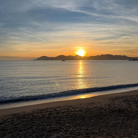 Cannes, Croisette, Palais Miramar ภายนอก รูปภาพ